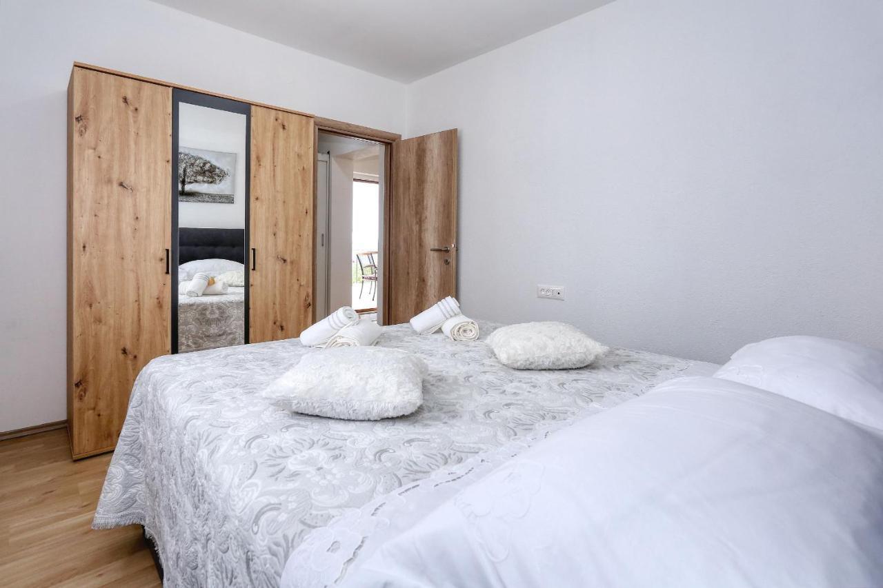 Apartments Poljak รทินา ภายนอก รูปภาพ